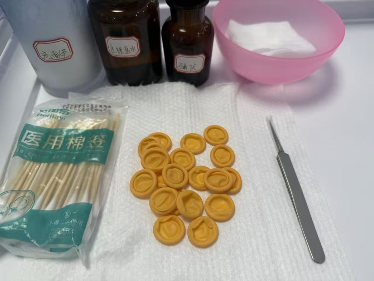 Professional skin sampling toolkit